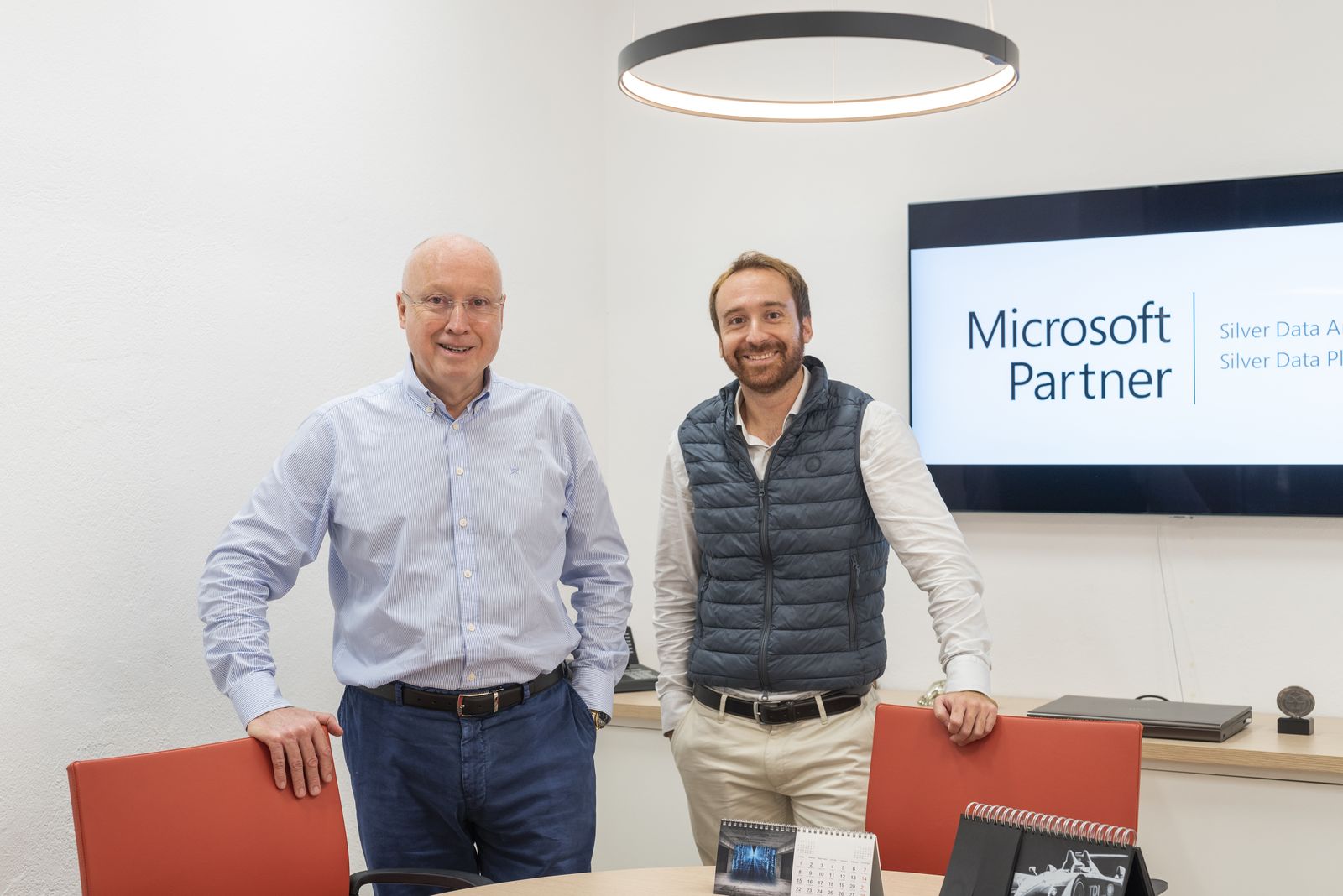 Juan Enrique y Juan Carlos Tur en la oficina de Tisa Internacional